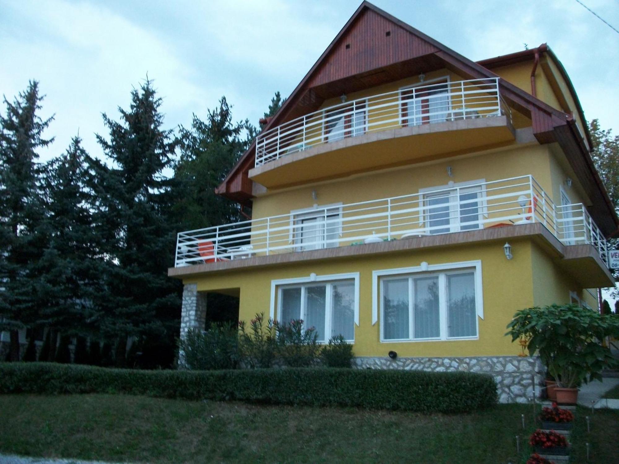 Hotel Szamoca Vendeghaz Miskolc Exterior foto